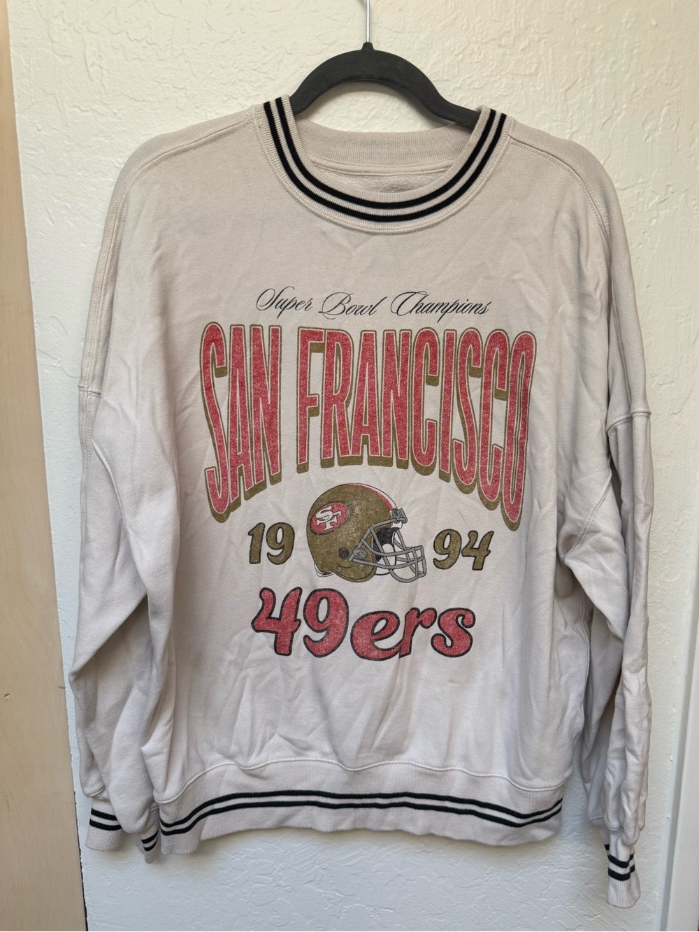 Abercrombie & Fitch Cream 49ers Graphic Crewneck